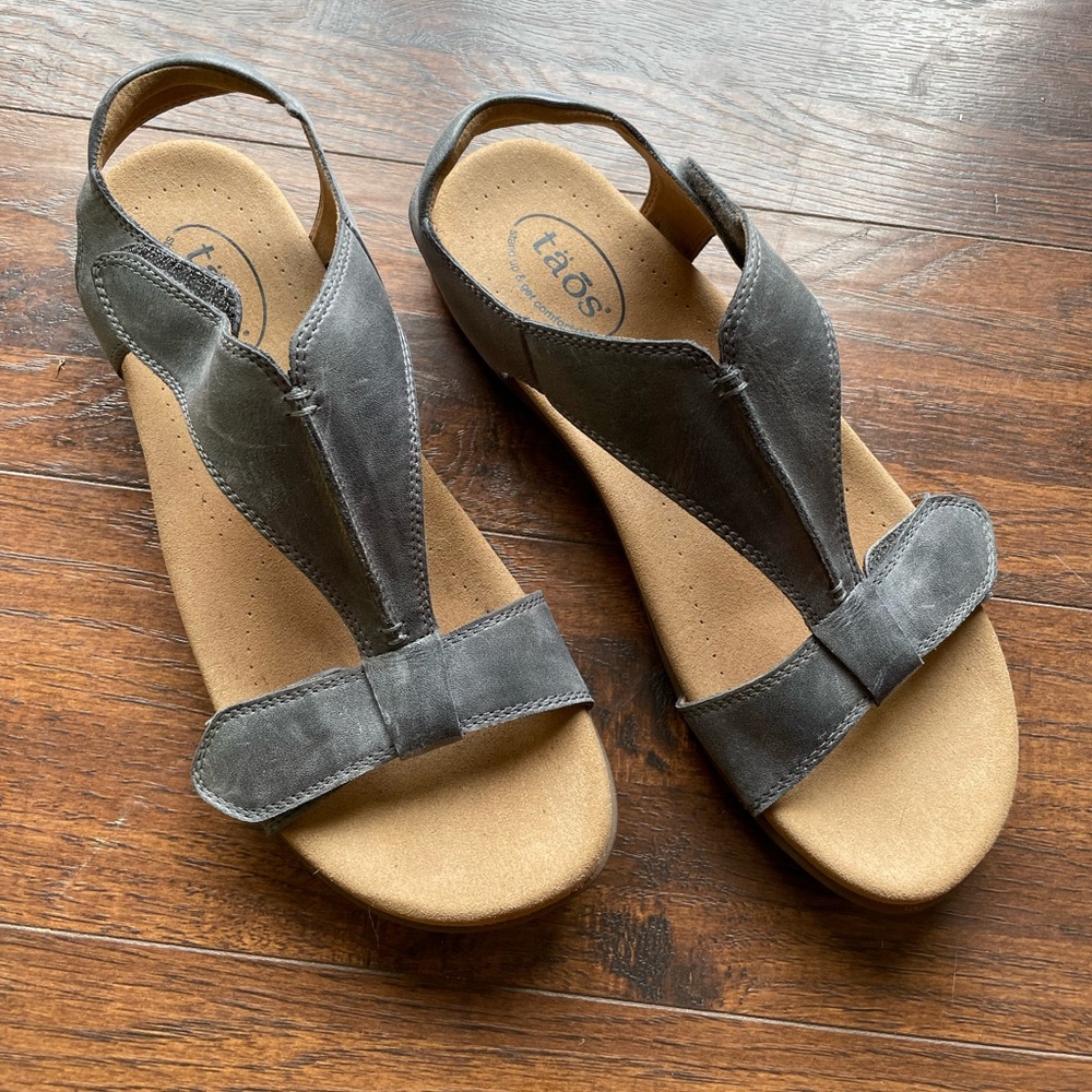 Taos pewter leather sandals